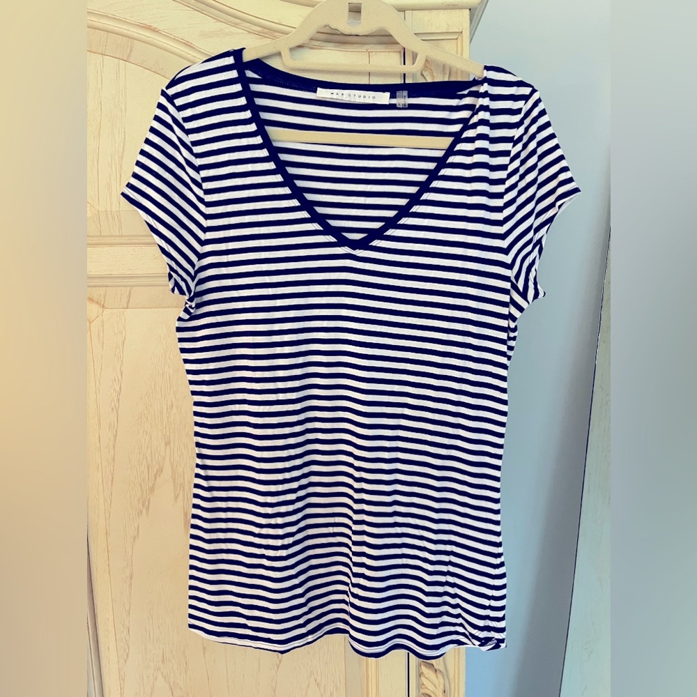 Max Studio navy blue and white striped super soft t shirt.
